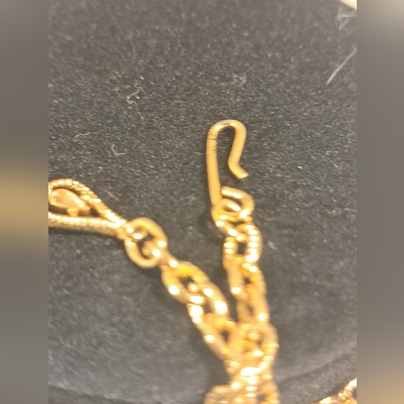 Vintage Ornate Gold Tone Costume Necklace With Coro Gold Tone. - Picture 7 of 7